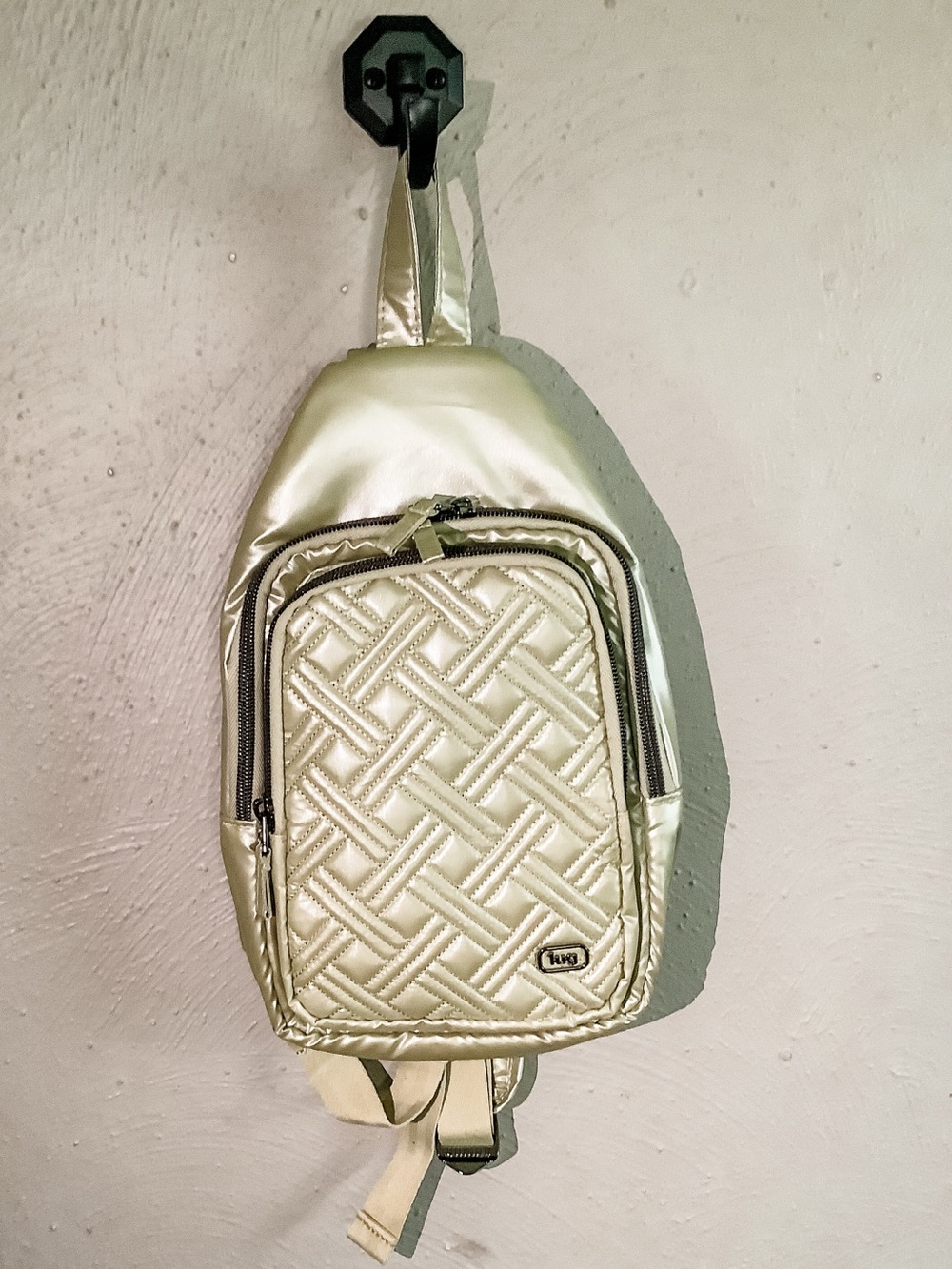 NWT lug Scurry Sling Quilted Metallic Bag - RFiD